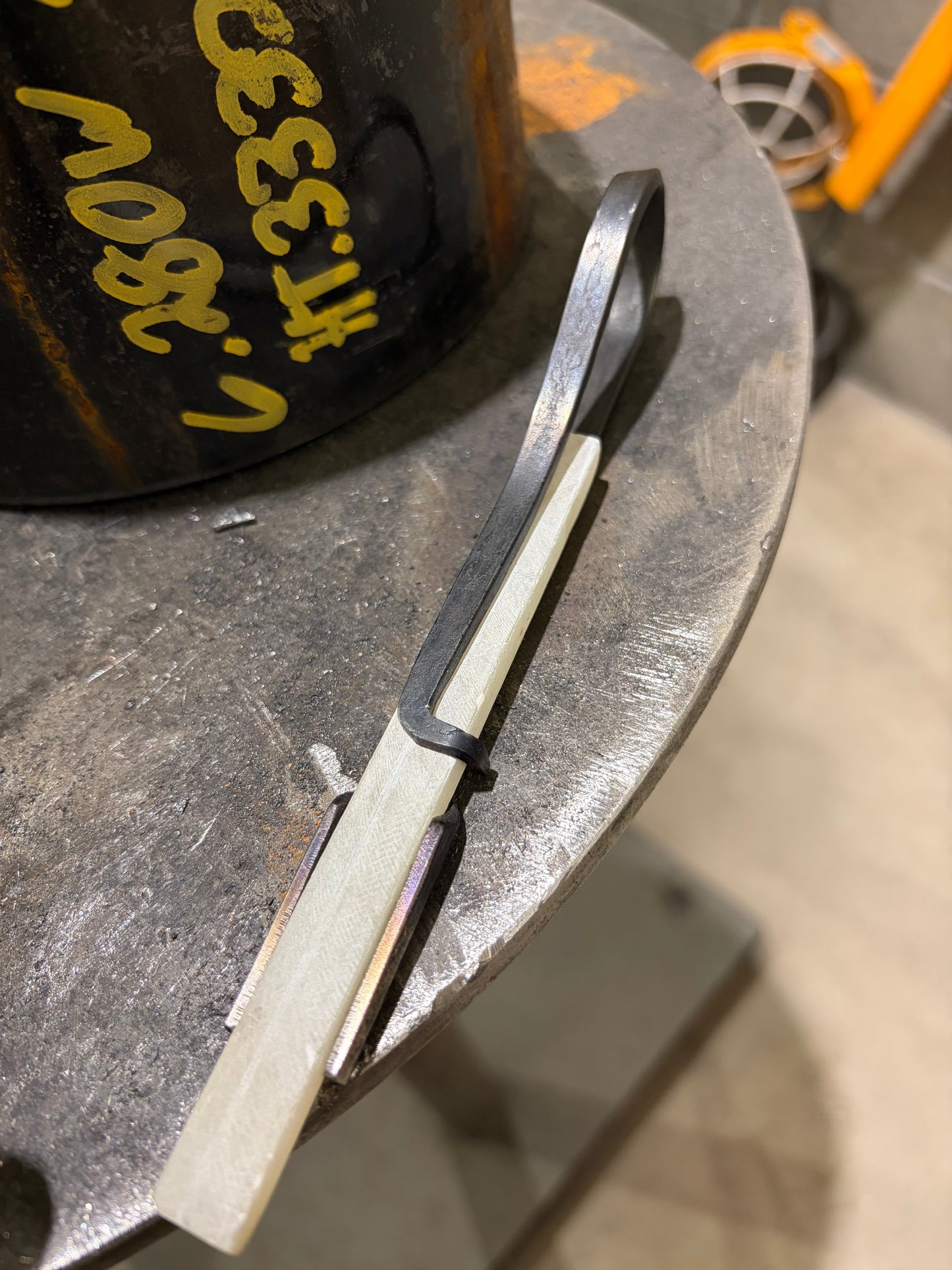 Offset soapstone holder